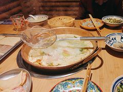 -洱火云南酸菜牛肉火锅(石景山当代商城店)