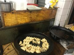 -黄阿姨锅贴大王(万航渡路店)