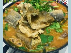 招牌炸酱酸辣米线-肥汁米蘭香港米线(长宁来福士店)