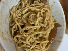 -松树干拌面店