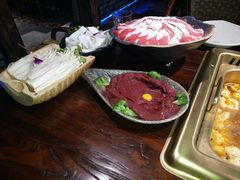 -东巴婆婆云南鱼豆花火锅(大东门店)