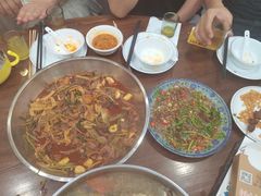 -乡土黄·鲜牛肉火锅·小龙虾(兴业街店)