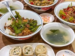 -李与白包子铺(桐梓林店)