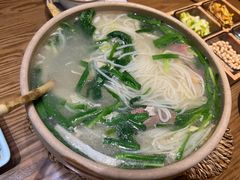 过桥米线-金孔雀德宏傣味餐馆(魏公村店)