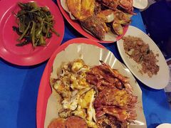 -Lia Cafe