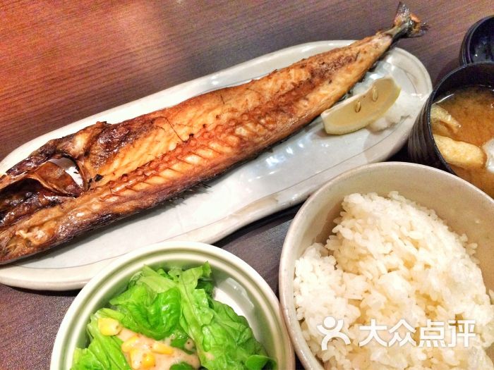 青花鱼午市定食