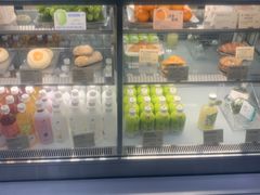 面包甜点陈列柜-喜茶(上海北外滩来福士店)