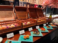 -雍容荟帝王蟹活龙虾展台自助(IFS黑金店)