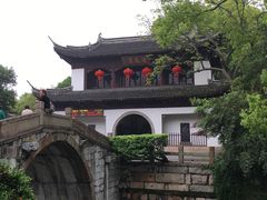 -汇龙潭