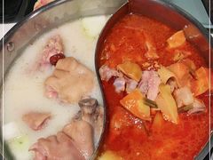 猪手鸳鸯锅-小街猪手(团结湖店)