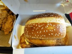 新奥尔良烤鸡腿汉堡-肯德基(前门店)