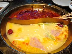 -小天鹅火锅·一线江景洪鼎旗舰店(洪崖洞店)