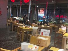 大堂-么肆烤肉·中式自助·烤肉大排档(街道口季佳PAI店)