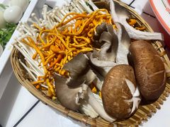 -伍师兄市井火锅(东部星悦天地店)