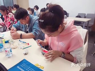 教育就是把自己变成孩子，把孩子变成“自己”