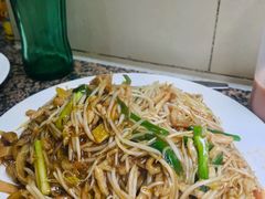 湿炒河粉-新鸿发咖啡美食