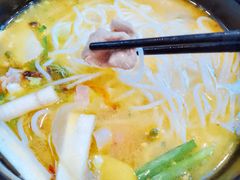 -桥香园过桥米线(国贸店)