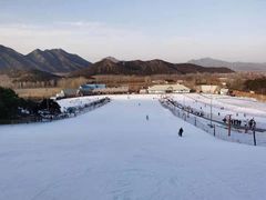 -十三陵雪世界滑雪场