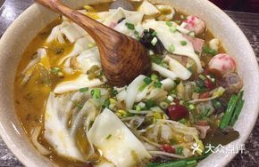 Suancai Noodles in Pot