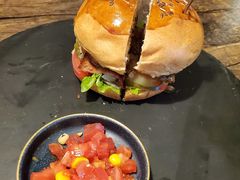 -HIGH FIVE哈福手工汉堡(桂林路店)