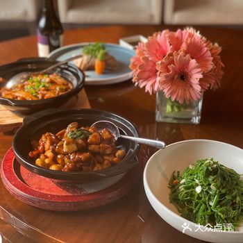 今天商务宴请在万丽轩中餐厅