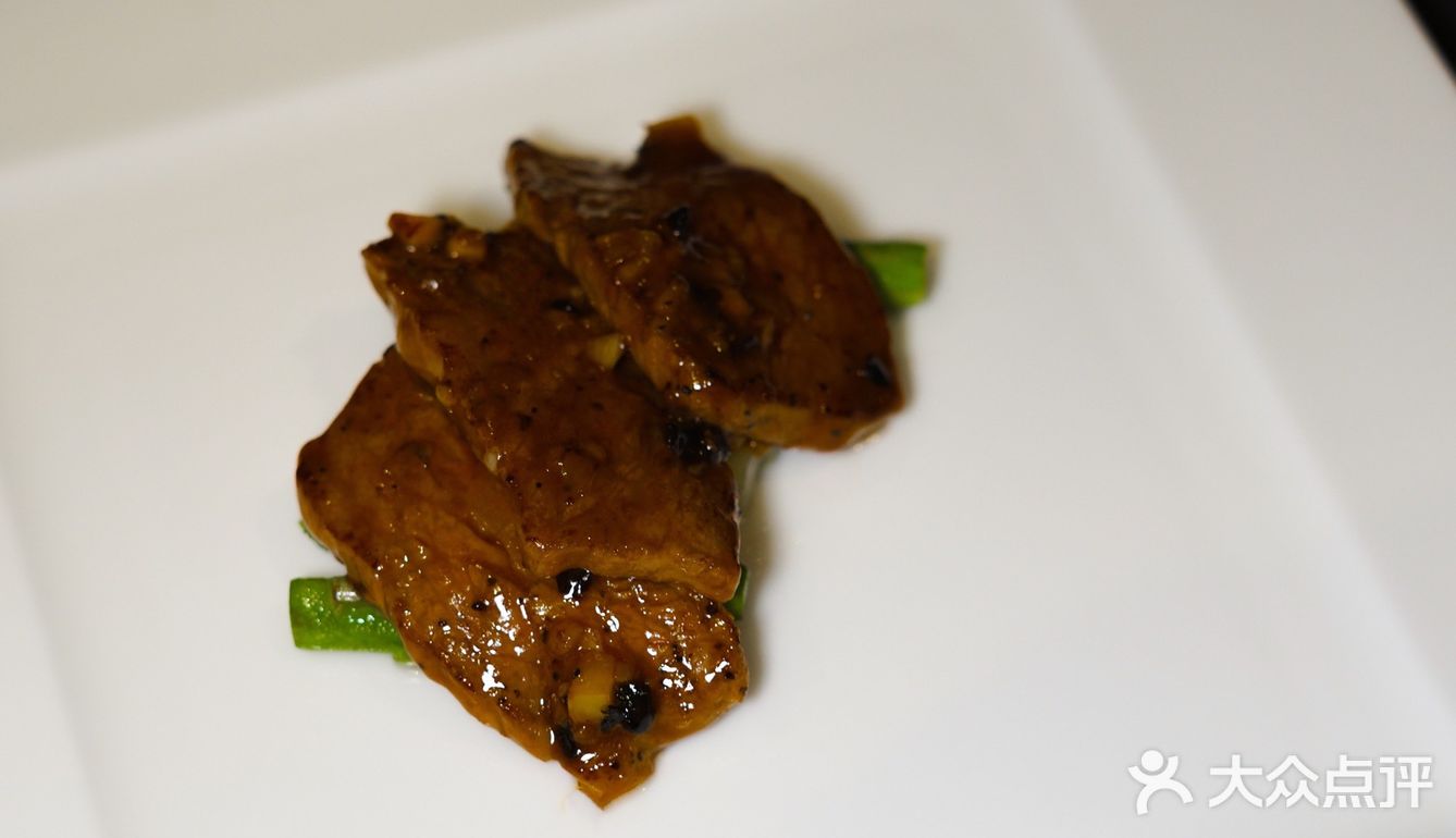 隐于渝中区的粤菜馆鹏阁值得一试