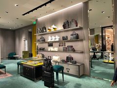 -Gucci(青岛海信广场店)