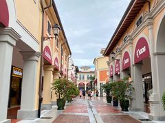 -佛罗伦萨小镇广佛名品奥特莱斯(疏港路店)