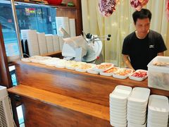 -天成·潮州牛肉脆肉鱼生蚝自助火锅