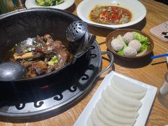 -茸梅路右拐龙虾-农家菜(松江店)