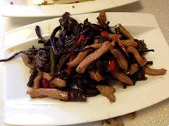 茶树菇猪颈肉-中信五牛城酒店式公寓