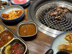 -明洞阿姨·韩式酱蟹烤肉·创意料理(三元桥店)