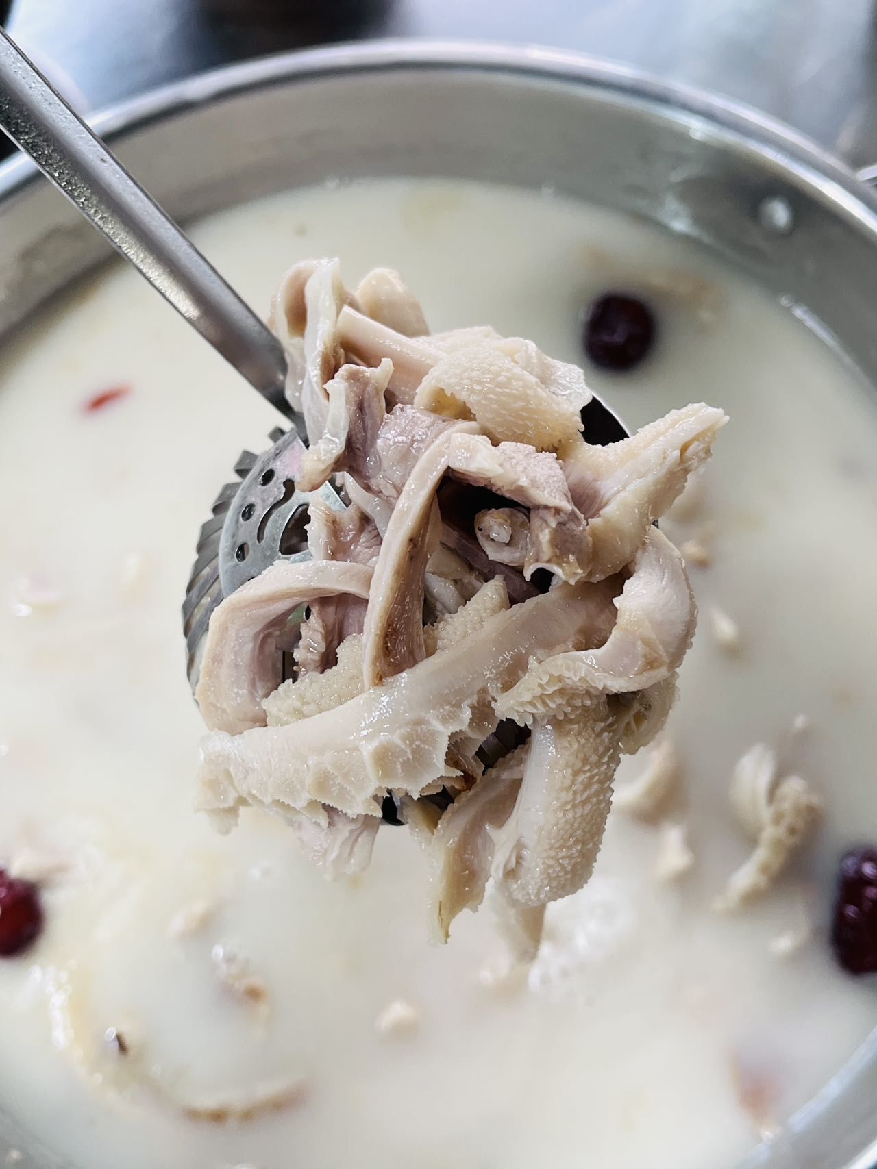 羊肉汤这么白不会是奶粉冲的吧