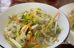 Snow Cabbage and Pork Stir-fried with Mushrooms and Bamboo Shoots