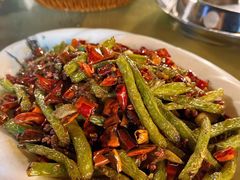 干煸豆角-都江堰石锅鱼
