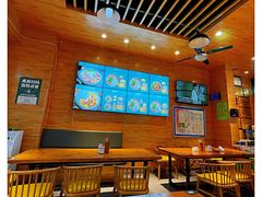 大堂-伊麦佳兰州牛肉面清真美食店