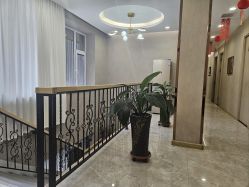 -伊美娜科技美肤中心