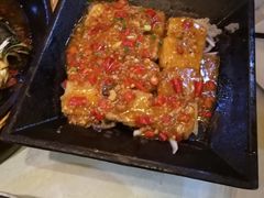 -阿瓦山寨·湘菜现炒·剁椒鱼头王(咸阳总店)