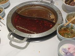 -嘎琉鲜切牛肉自助火锅