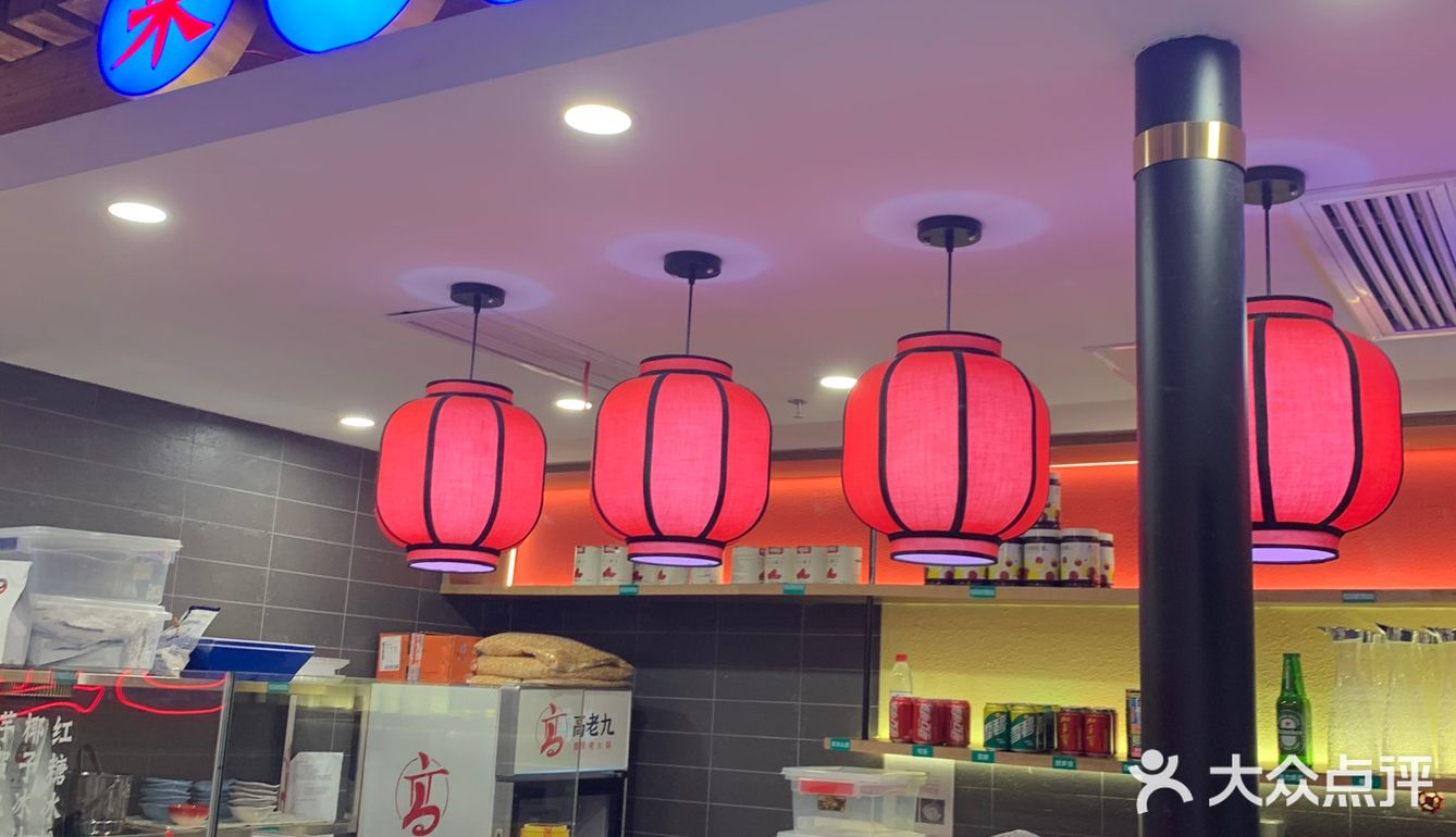 锅底点了鸳鸯锅底牛油锅，虽然点了微辣