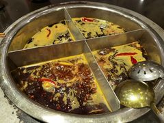 -重庆风光老灶火锅城(同德广场店)