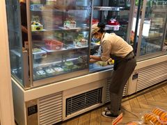 面包甜点陈列柜-嘉华饼屋JOY BAKERY(南屏街店)