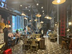 大堂-破瓦寒窑·地摊烤羊排