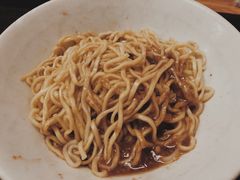 -松树干拌面店