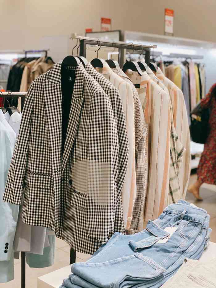 zara(青岛万象城店)-"spanish apparel comp."-大众点评移动版