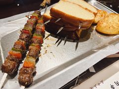 -三个大叔烤羊肉串·歌手驻唱·碳烤鲜肉(西三旗店)