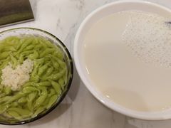 -李与白包子铺(桐梓林店)