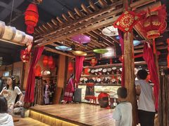 -老滇山寨•云南特色菜•地方菜•民族风情歌舞表演(金碧店)