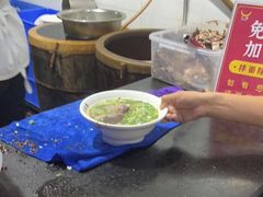 -牛一嘴·兰州牛肉面·大盘鸡(财富中心店)