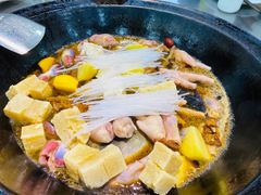 -屯老二农家铁锅炖·行业领军者(梅江店)